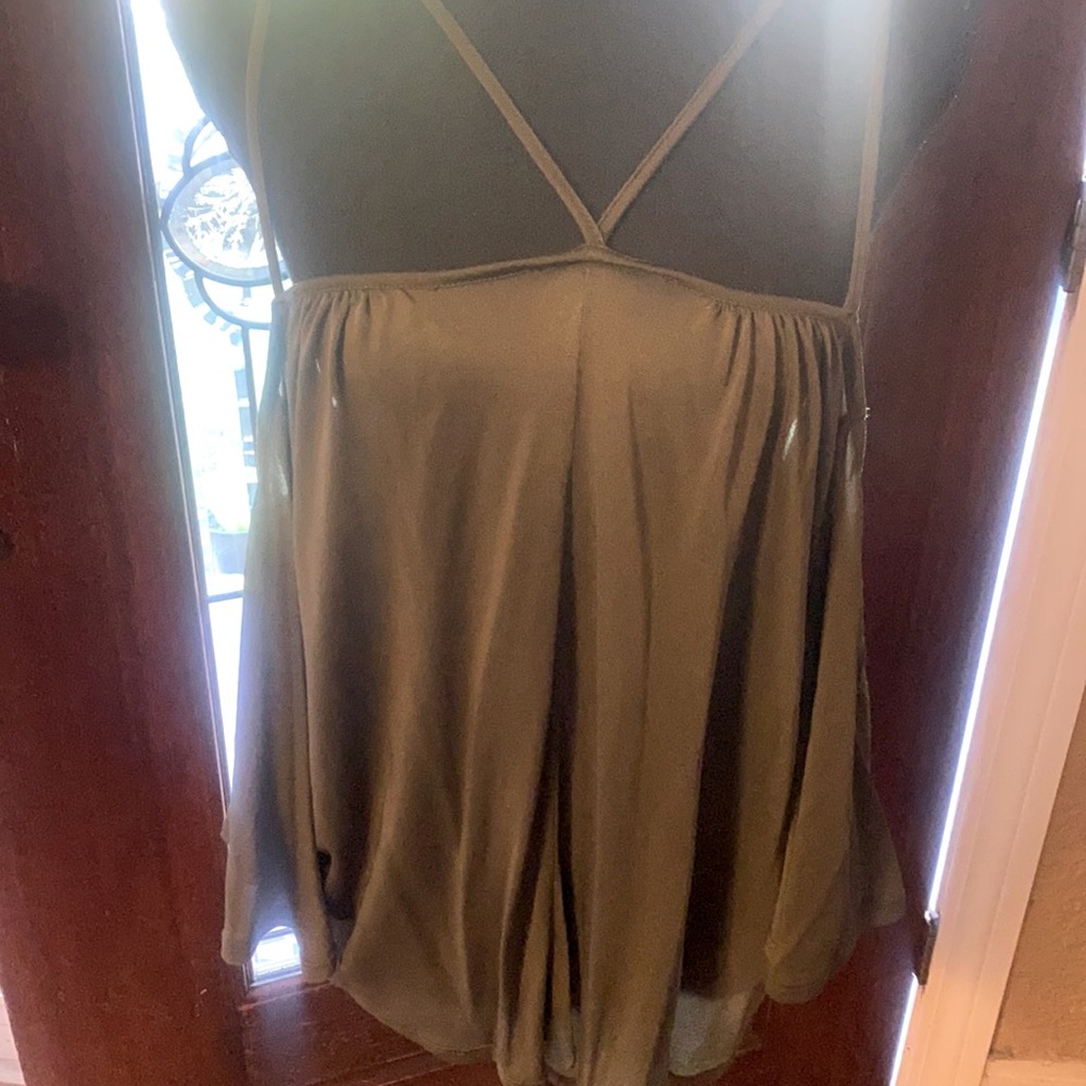 Cute green tank top - Picture 1 of 4